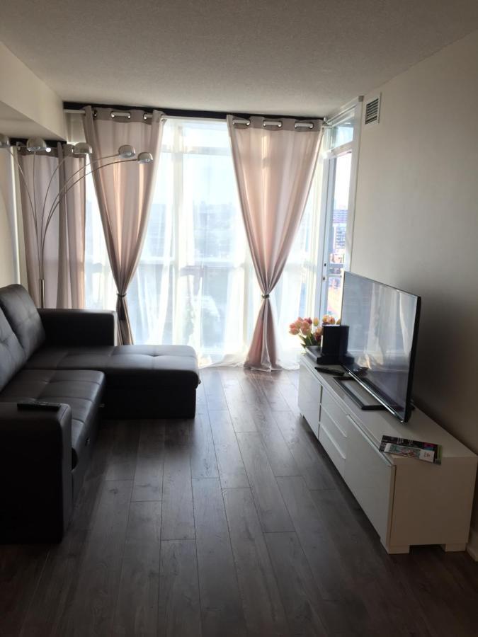 Stylish And Bright 2Br Condo In The Heart Of Downtown 多伦多 外观 照片
